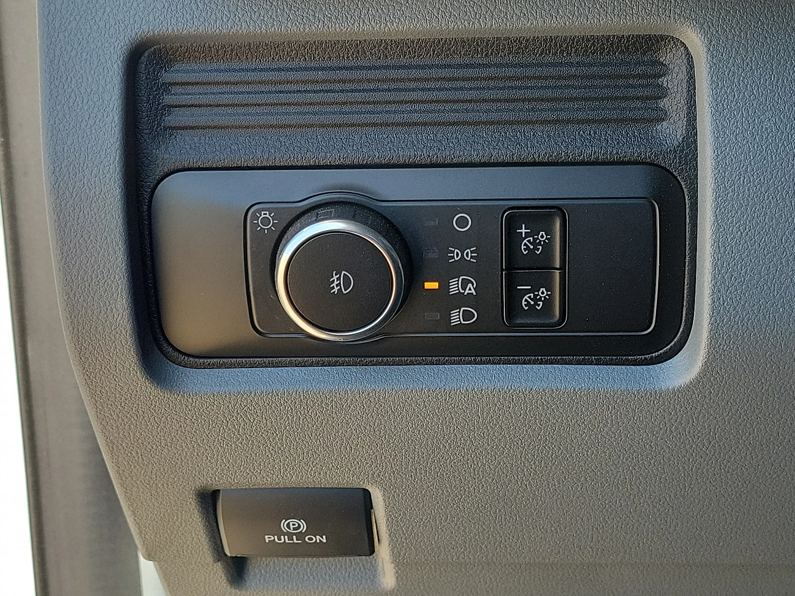 New 2025 Oxford White Ford XL image 22