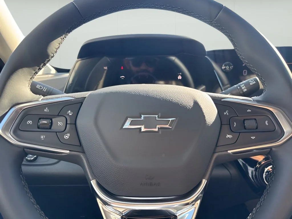 New 2026 Mosaic Black Metallic Chevrolet ACTIV image 22