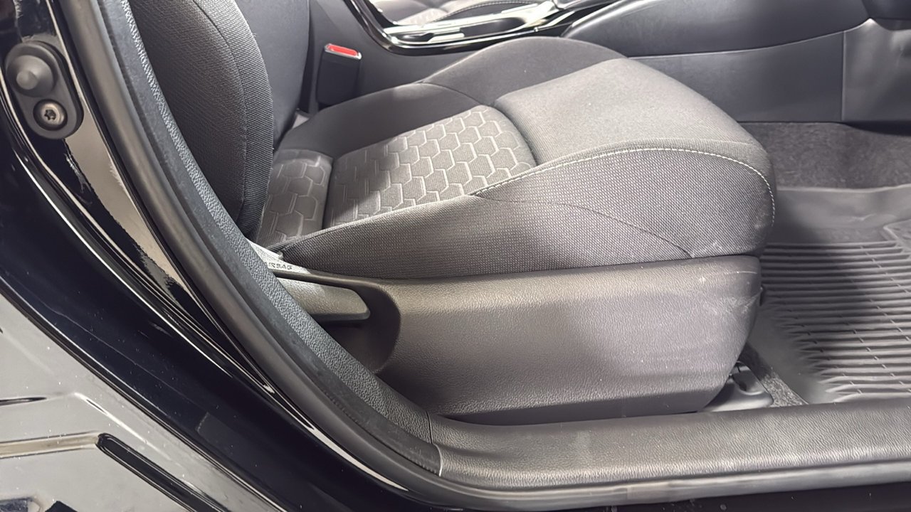 2026 Toyota Corolla Hatchback SE - Photo 20