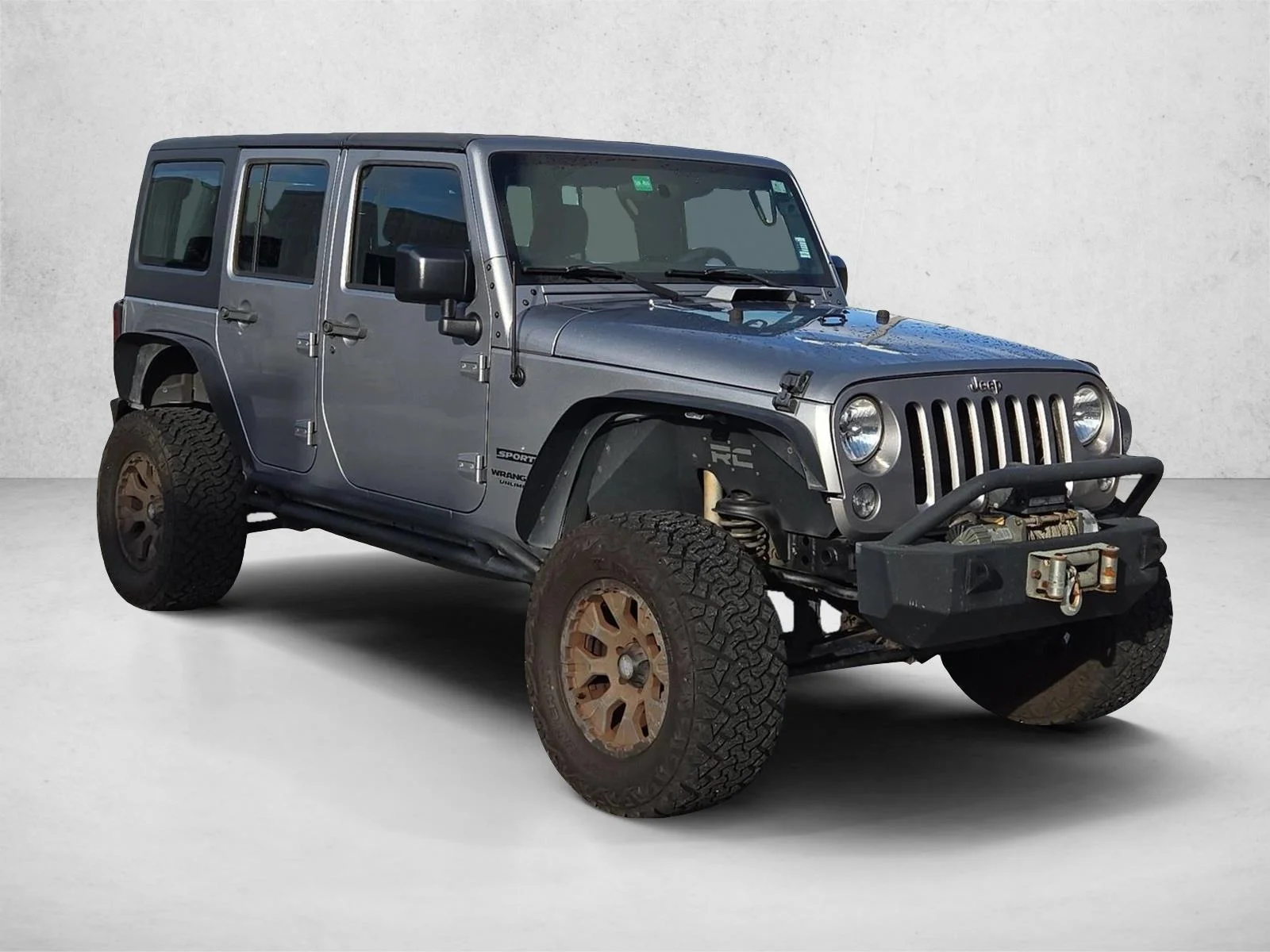 Used 2015 Billet Silver Metallic Clearcoat Jeep Sport image 3