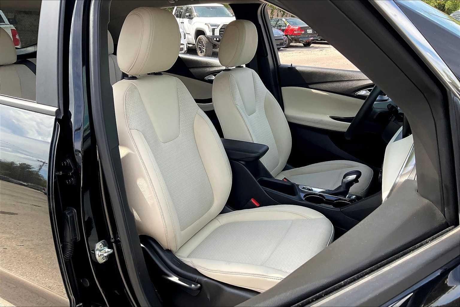 Used 2025 Ebony Twilight Metallic Buick Preferred image 9