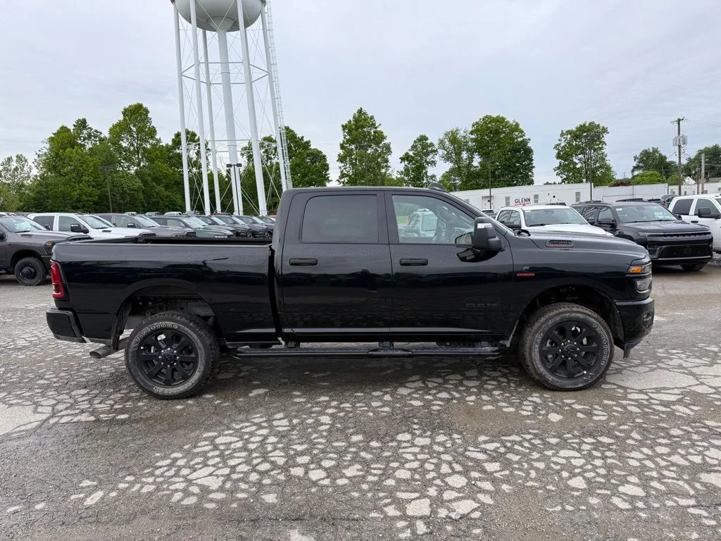 New 2026 Diamond Black Crystal Pearl-Coat Exterior Paint RAM Big Horn image 5