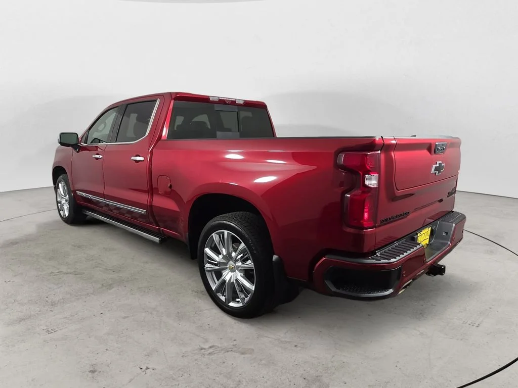 Used 2024 Red Chevrolet High Country image 7