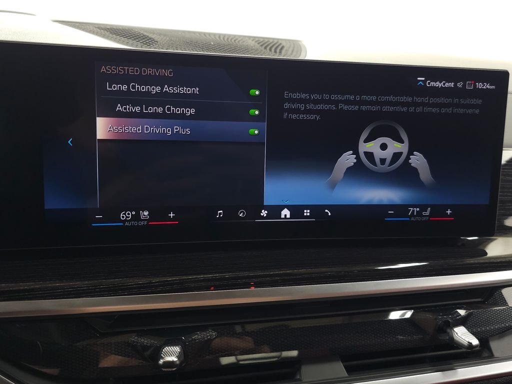 Used 2026 White BMW xDrive40i image 29