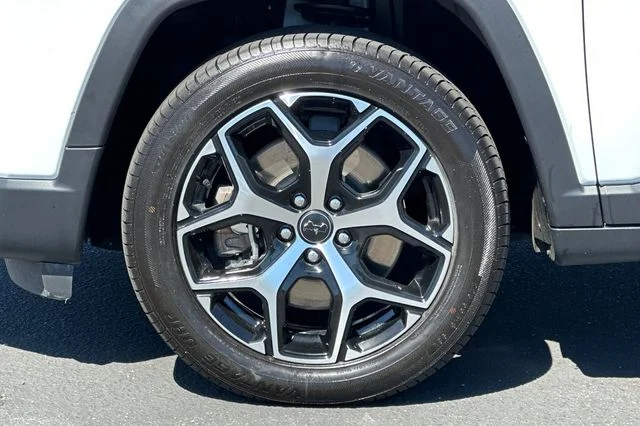Used 2025 White Jeep Limited image 29