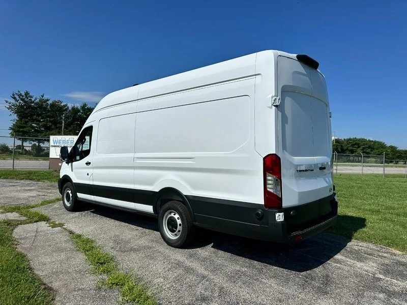 New 2026 Oxford White Ford T-250 148" EL Hi Rf 9150 GVWR RWD image 3