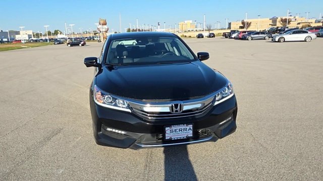 Used 2017 Honda Accord EX-L with VIN 1HGCR2F91HA225488 for sale in O'Fallon, IL
