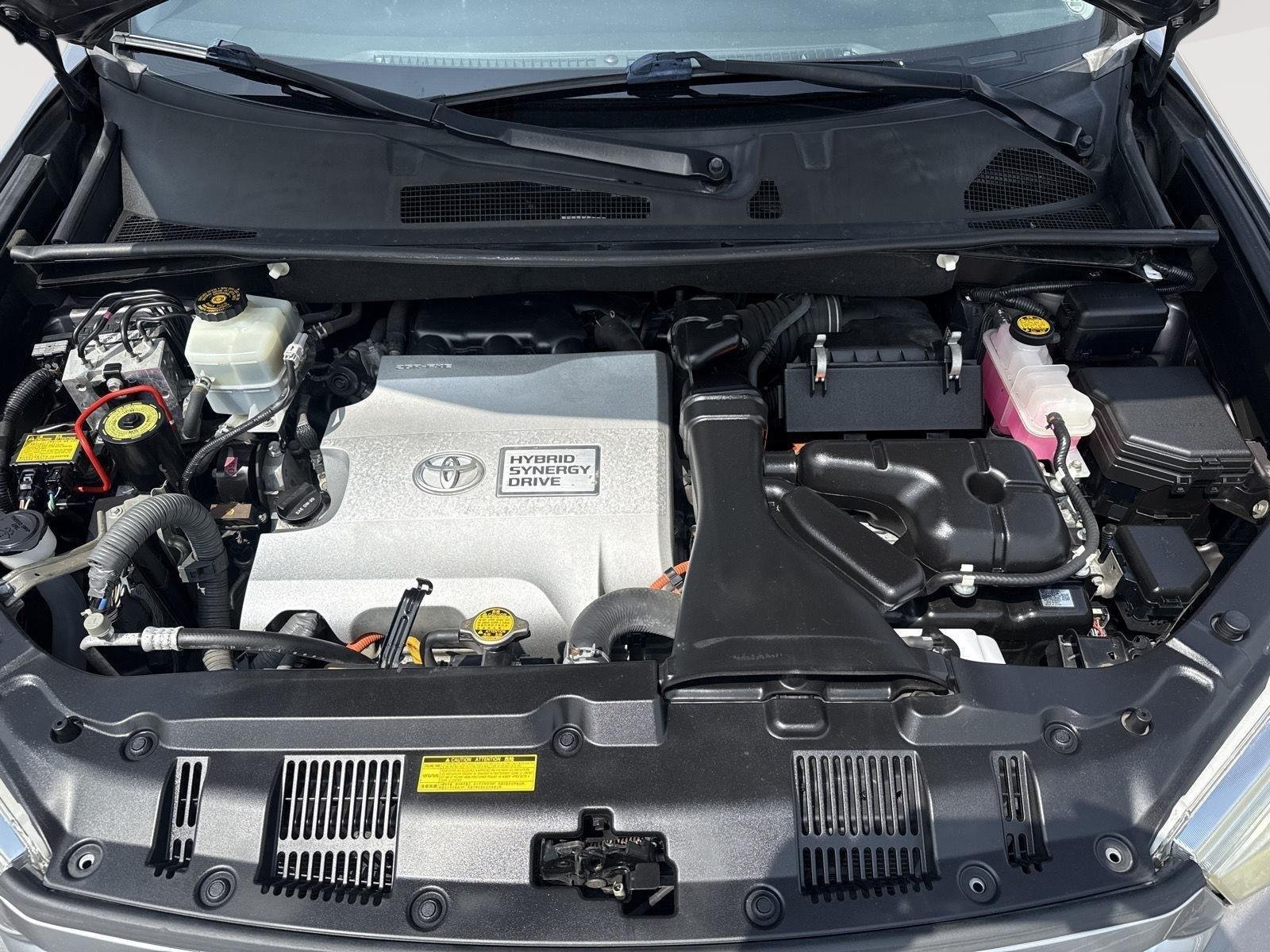Used 2011 Predawn Gray Mica Toyota Limited image 27