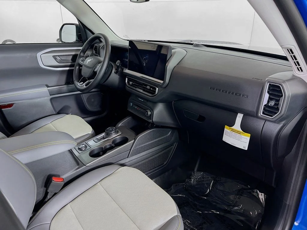 New 2026 Velocity Blue Metallic Ford Badlands image 31