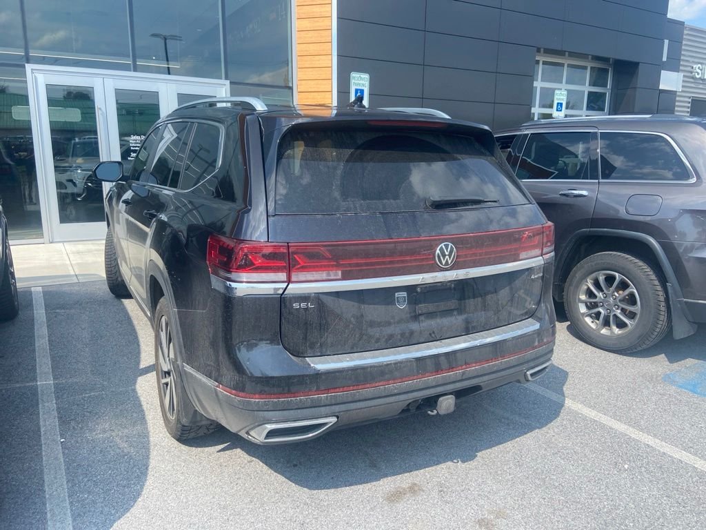 Used 2024 Gray Volkswagen 2.0T SEL image 4
