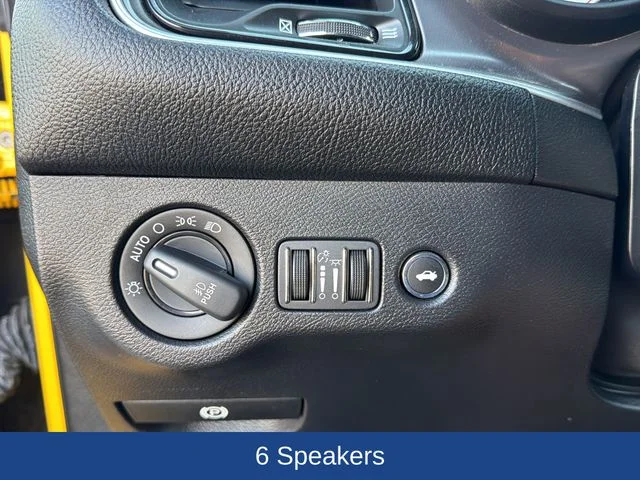 Used 2019 Yellow Dodge R/T image 13