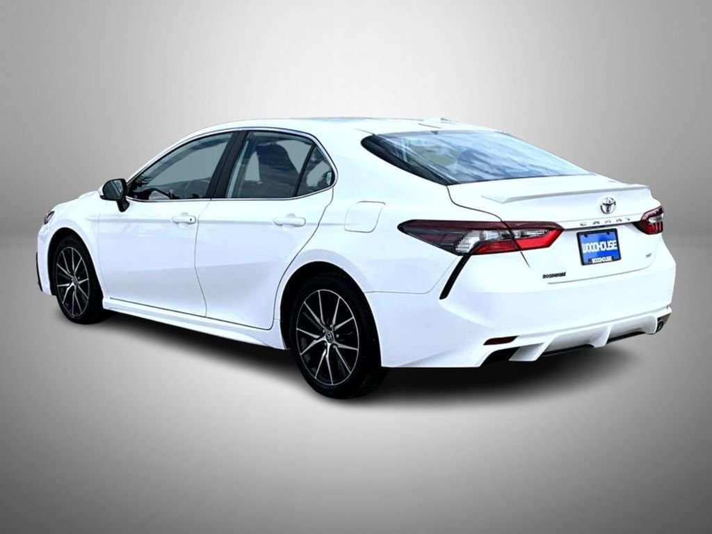 2024 Toyota Camry SE - Photo 7