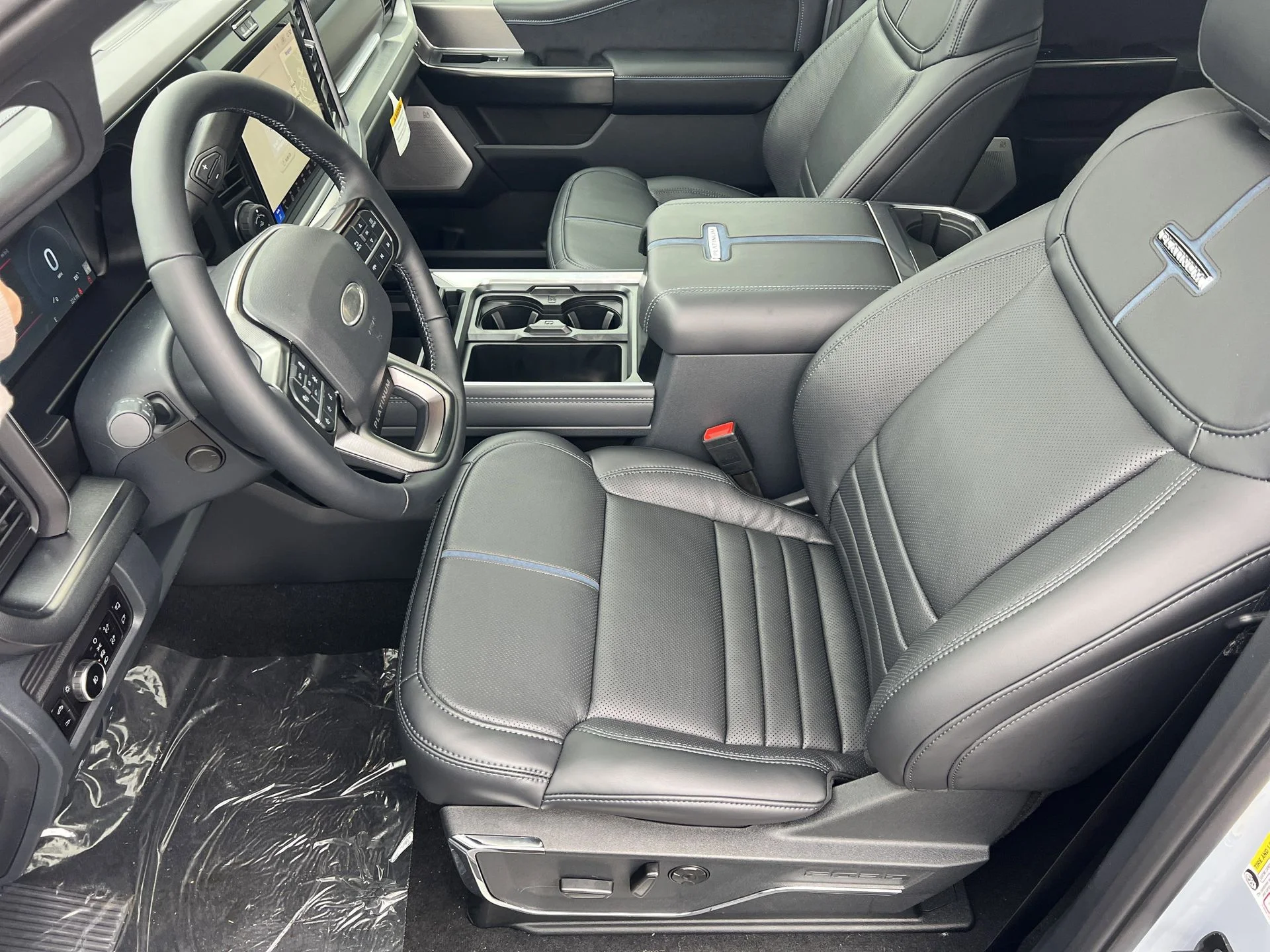 2026 Ford F-350 Super Duty Platinum - Photo 25
