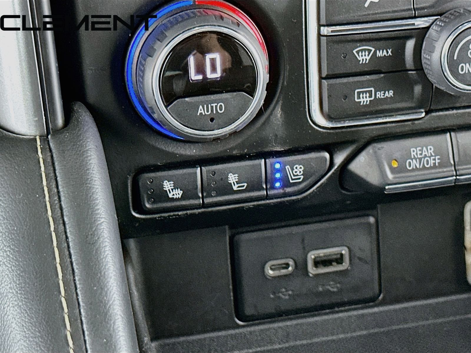 2021 Chevrolet Suburban Premier - Photo 23