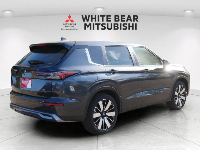 Certified Used 2026 Graphite Gray Mitsubishi SE image 5