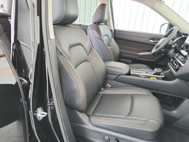 Used 2025 Black Nissan SL image 39