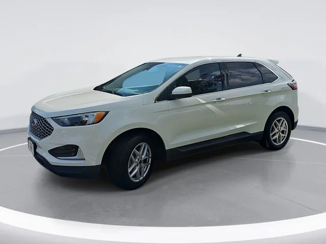 Used 2024 White Ford SEL image 7