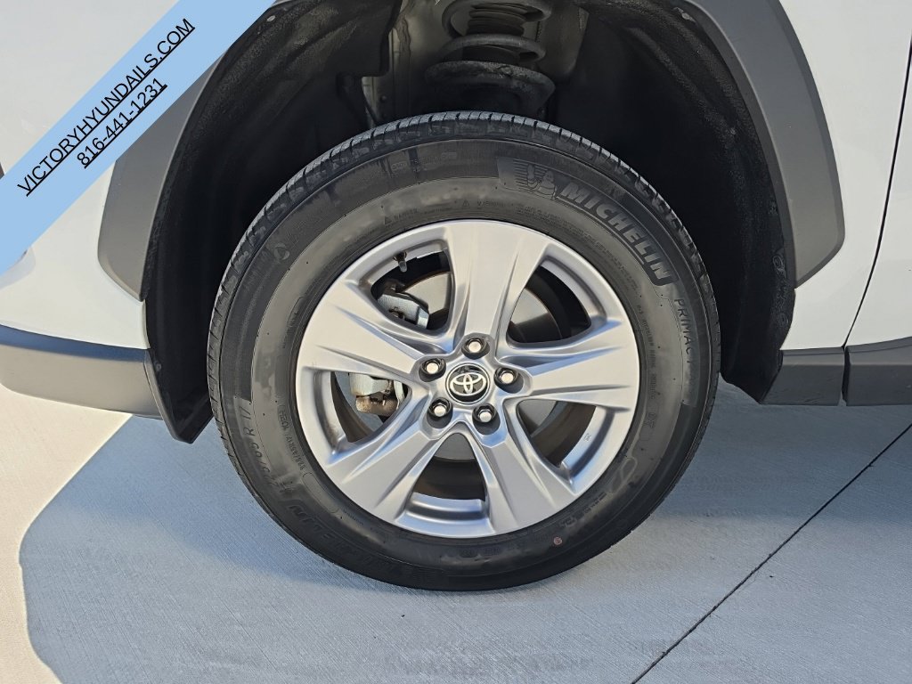 Used 2025 White Toyota XLE image 11