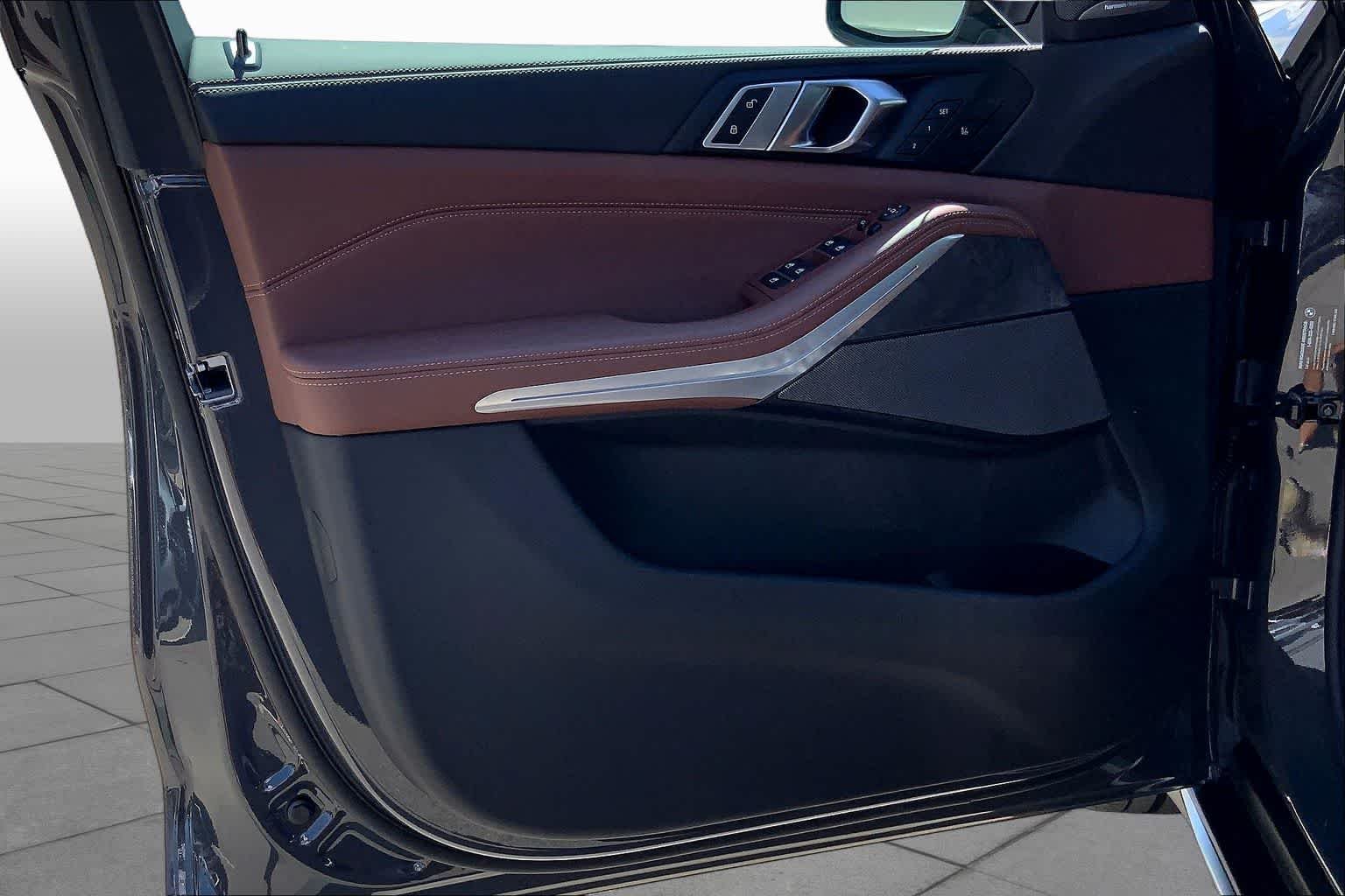 New 2026 Dravit Grey Metallic BMW sDrive40i image 9