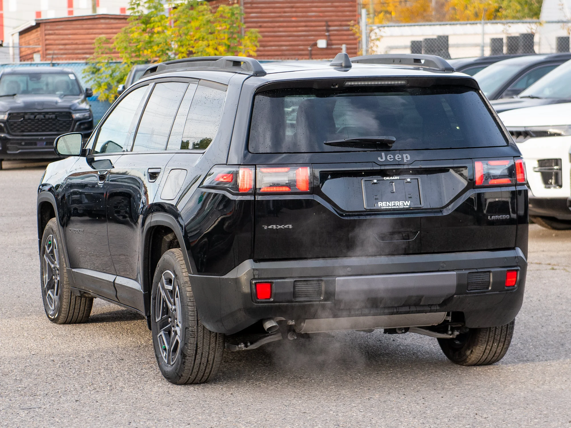 New 2026 Black Jeep Laredo* 4x4 Hybrid, Heated Seats/Wheel, 6.3L/100KMS, Remote Start image 3