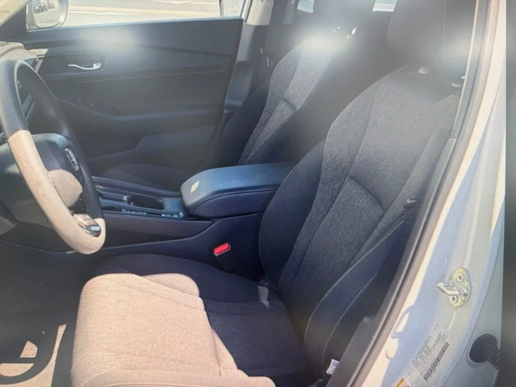 Used 2023 White Honda EX image 3