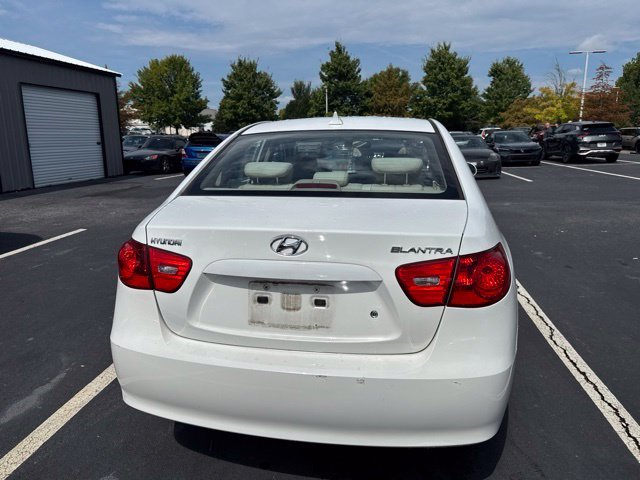 Used 2009 White Hyundai GLS image 4