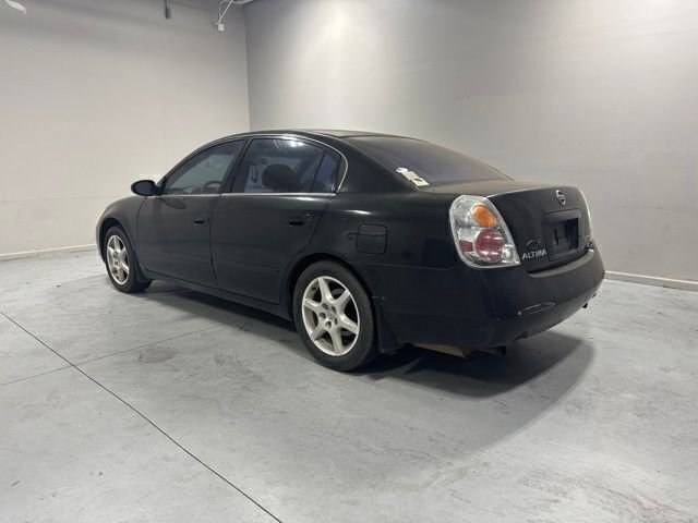 Used 2003 Black Nissan 3.5 SE image 8