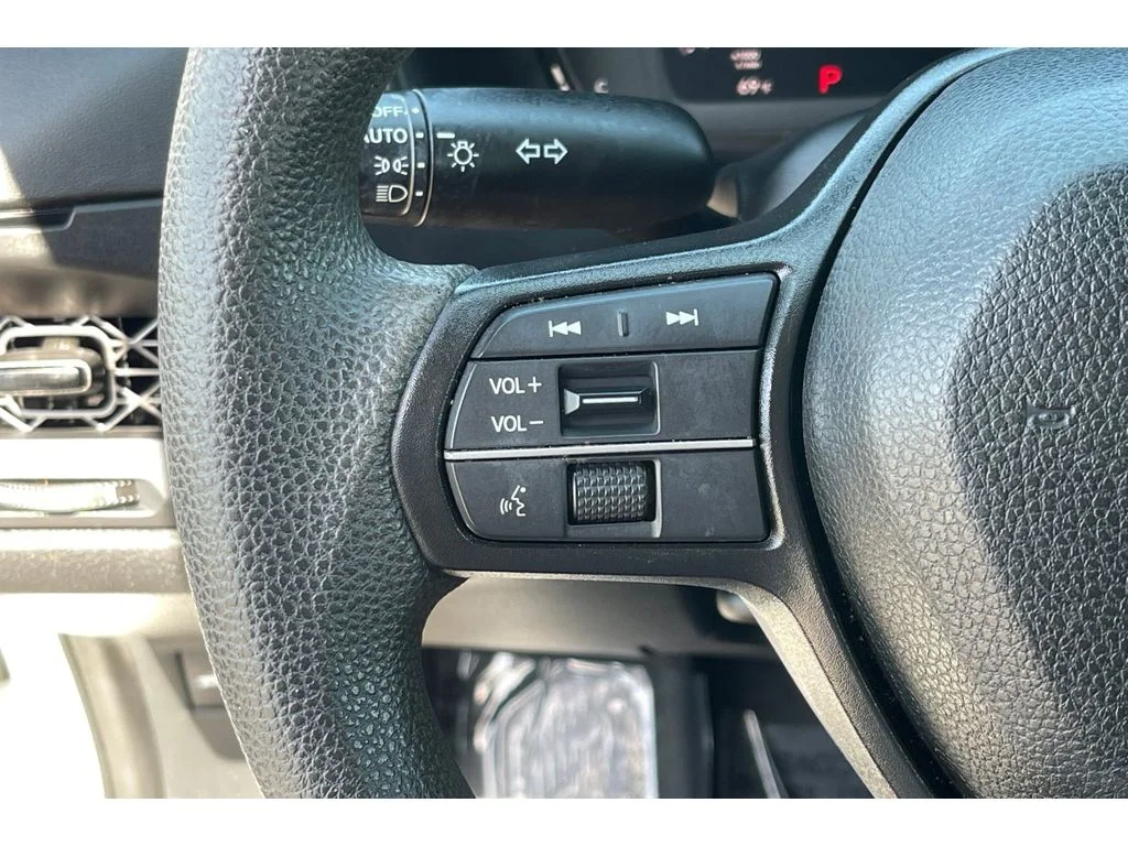 Used 2024 Platinum White Pearl Honda LX image 33