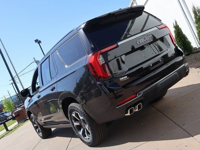2026 GMC Yukon AT4 - Photo 3