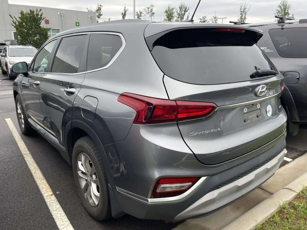 Used 2019 Machine Gray Hyundai SE image 3