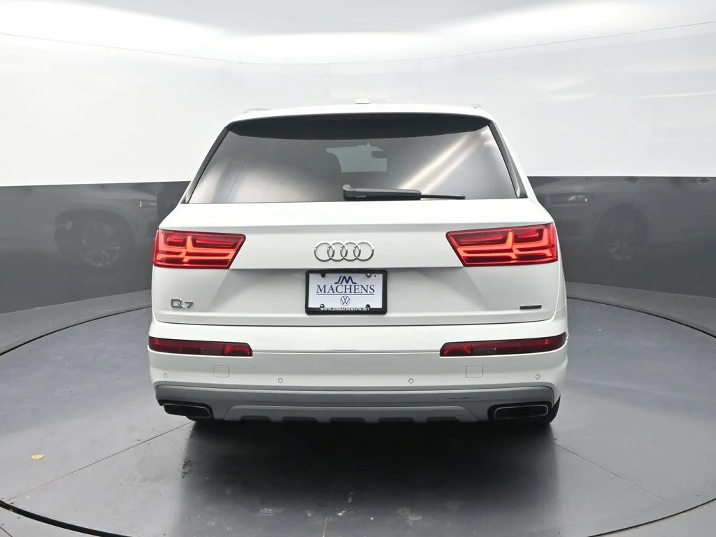 Used 2019  Audi 55 Premium image 9