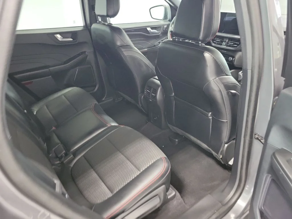 Used 2023 Gray Ford ST-Line Elite image 18