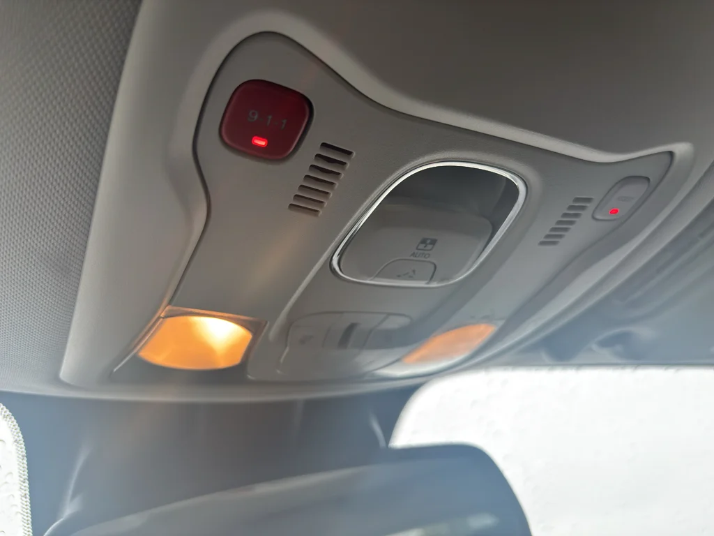 Used 2017 Alpine White Jeep Altitude image 27