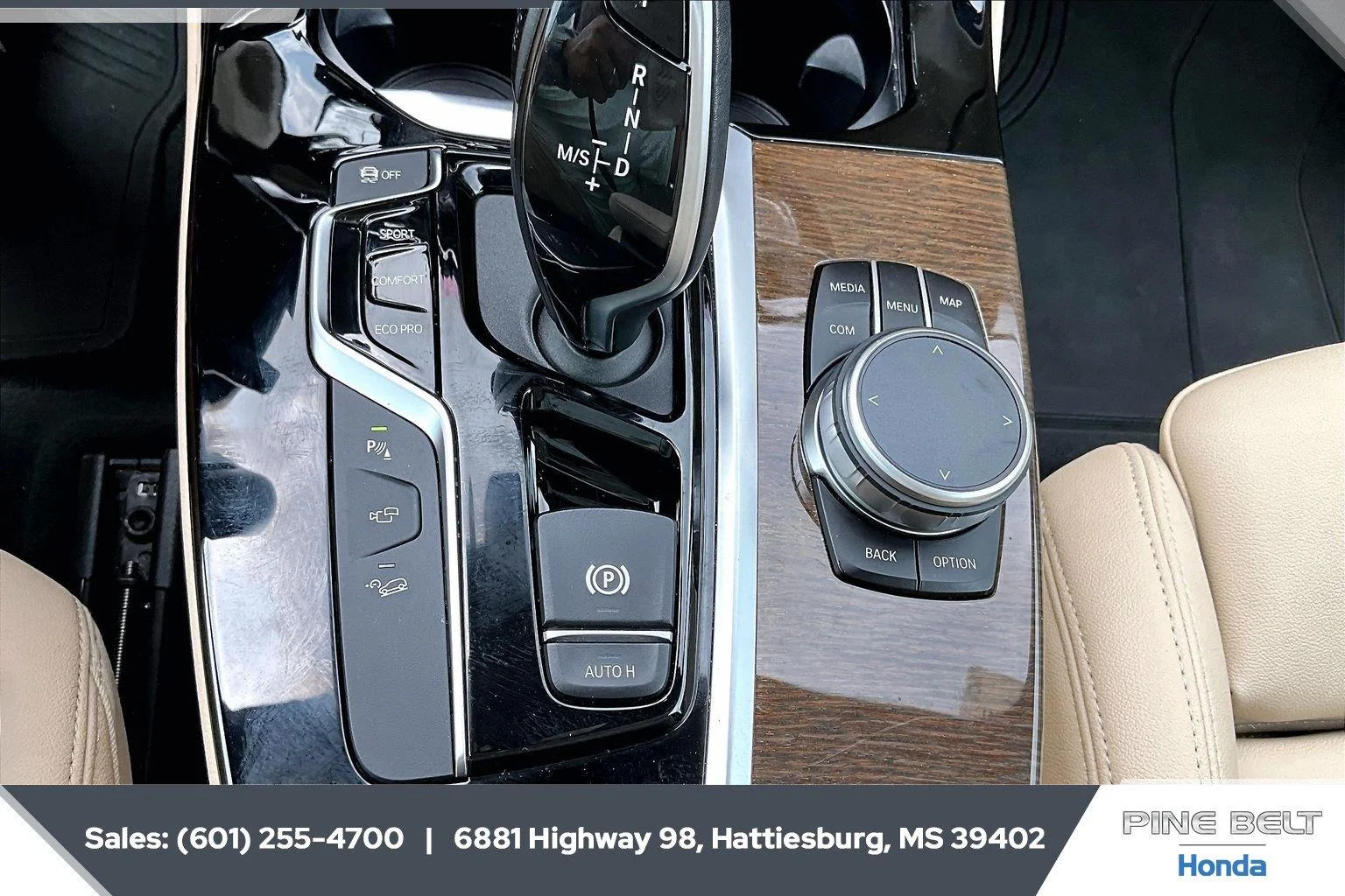 Used 2020 Black Sapphire Metallic BMW xDrive30i image 23