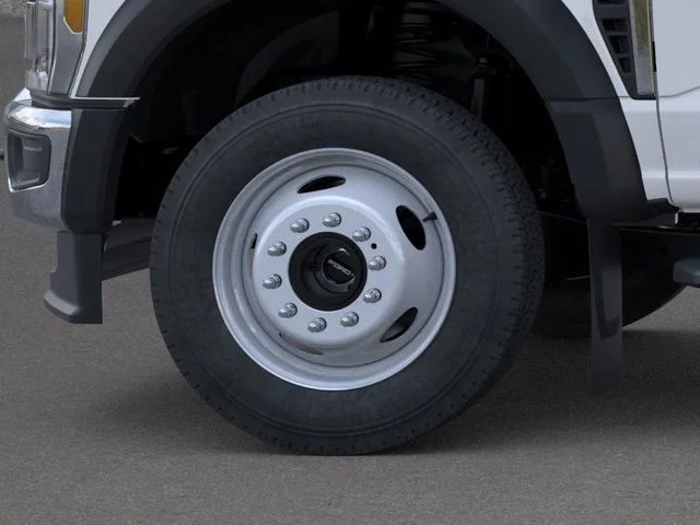 New 2026 Oxford White Ford F-550® XL image 21
