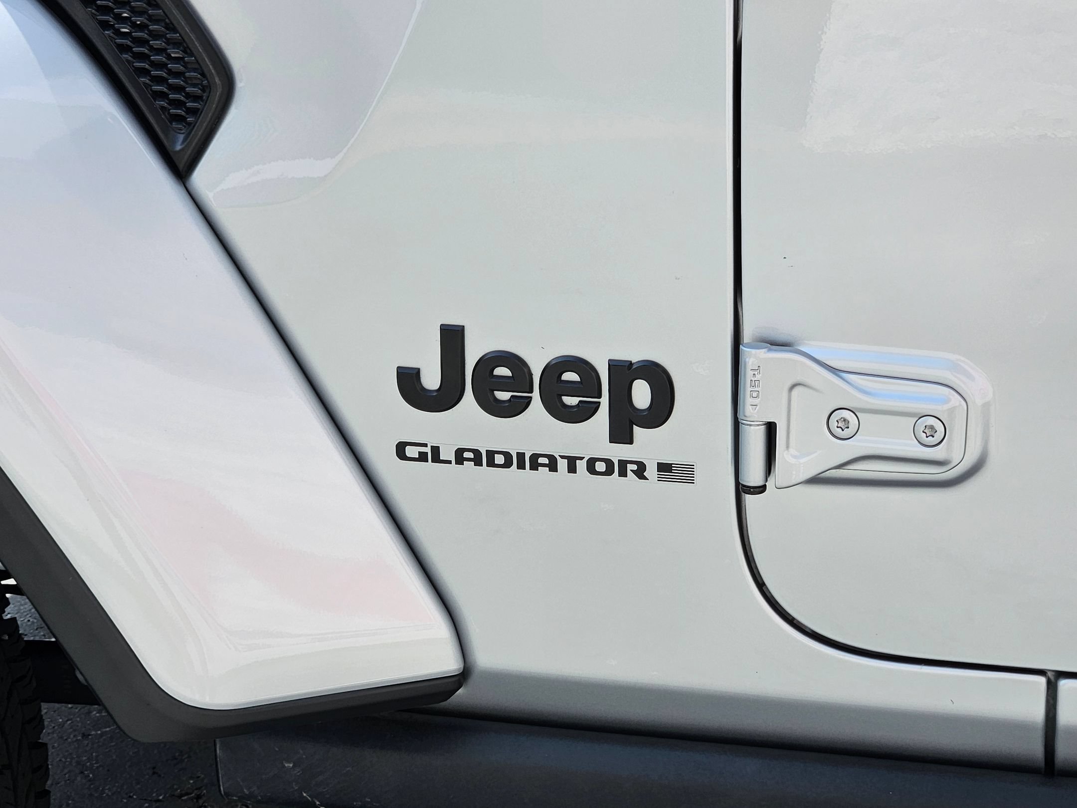 Used 2023 Silver Zynith Clearcoat Jeep Willys image 31