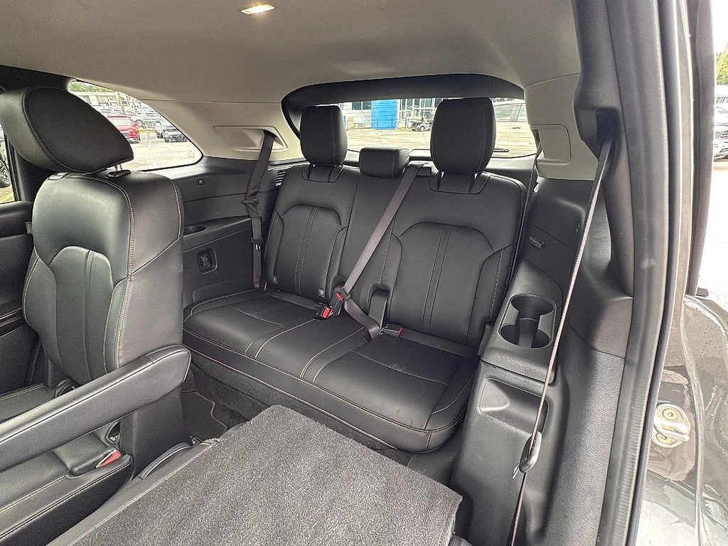 Used 2024 Machine Gray Metallic Mazda  image 19
