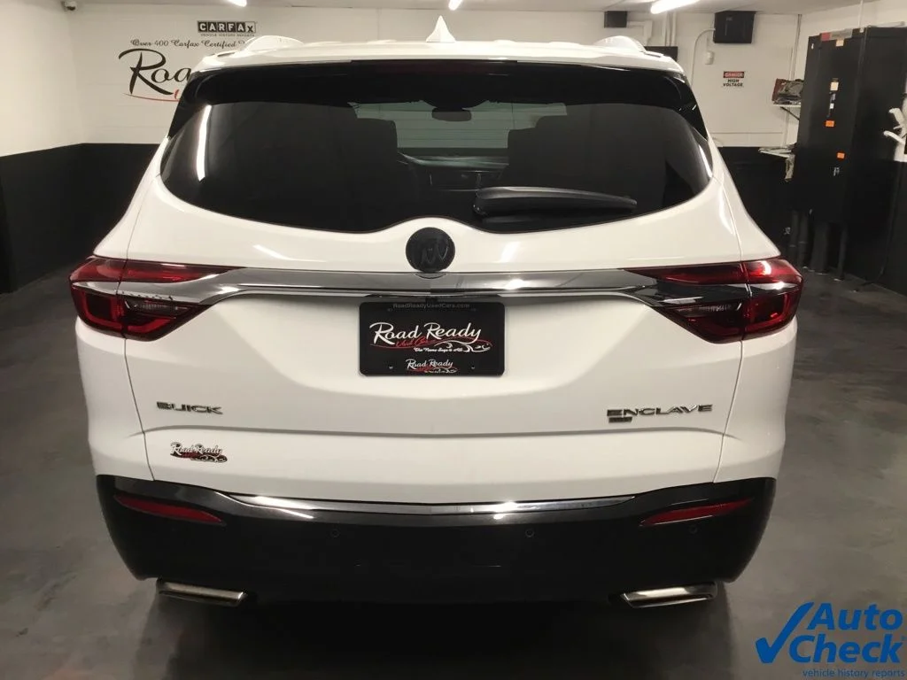 Used 2018 White Buick Essence image 9