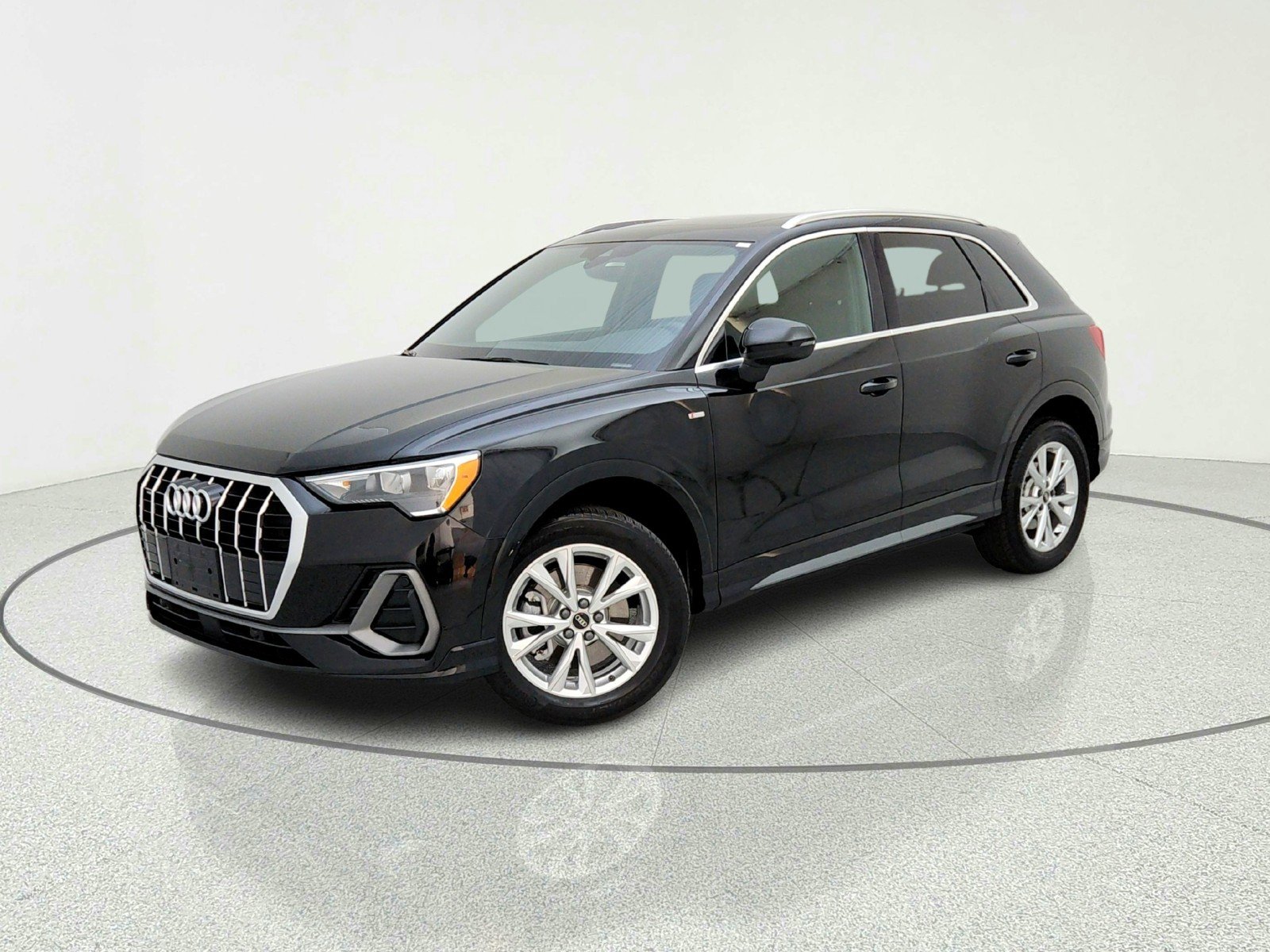 2022 Audi Q3 45 TFSI S Line Premium quattro's photo