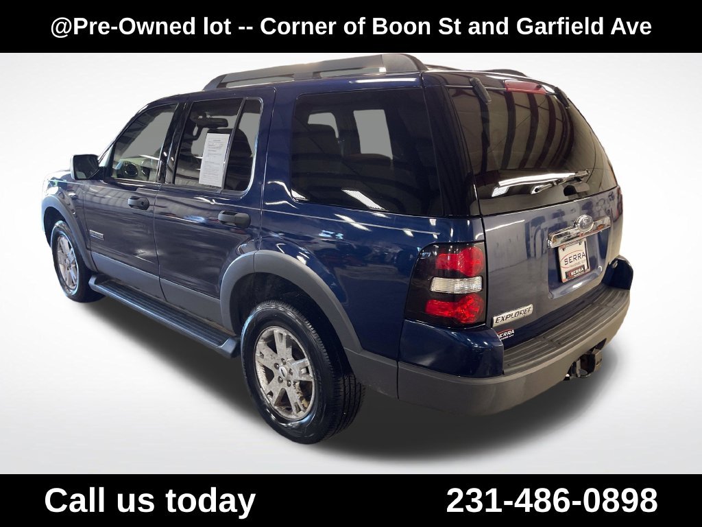 Used 2006 Blue Ford XLT image 3