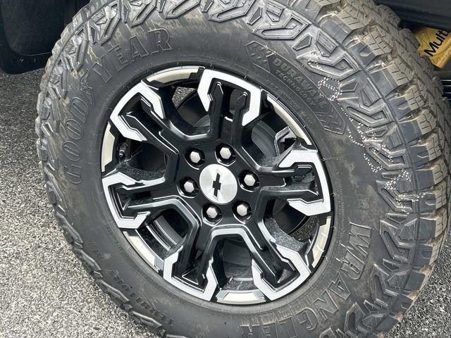 2026 Chevrolet Silverado 1500 ZR2 - Photo 13