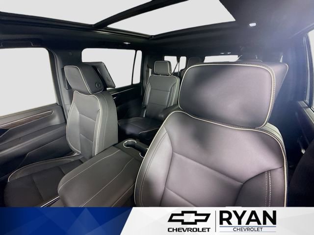 2026 Chevrolet Suburban Premier - Photo 22