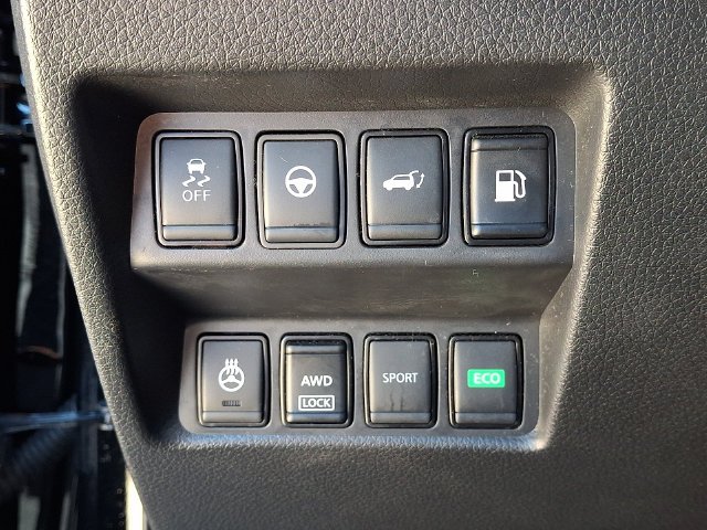 Used 2020 Black Nissan SL image 23