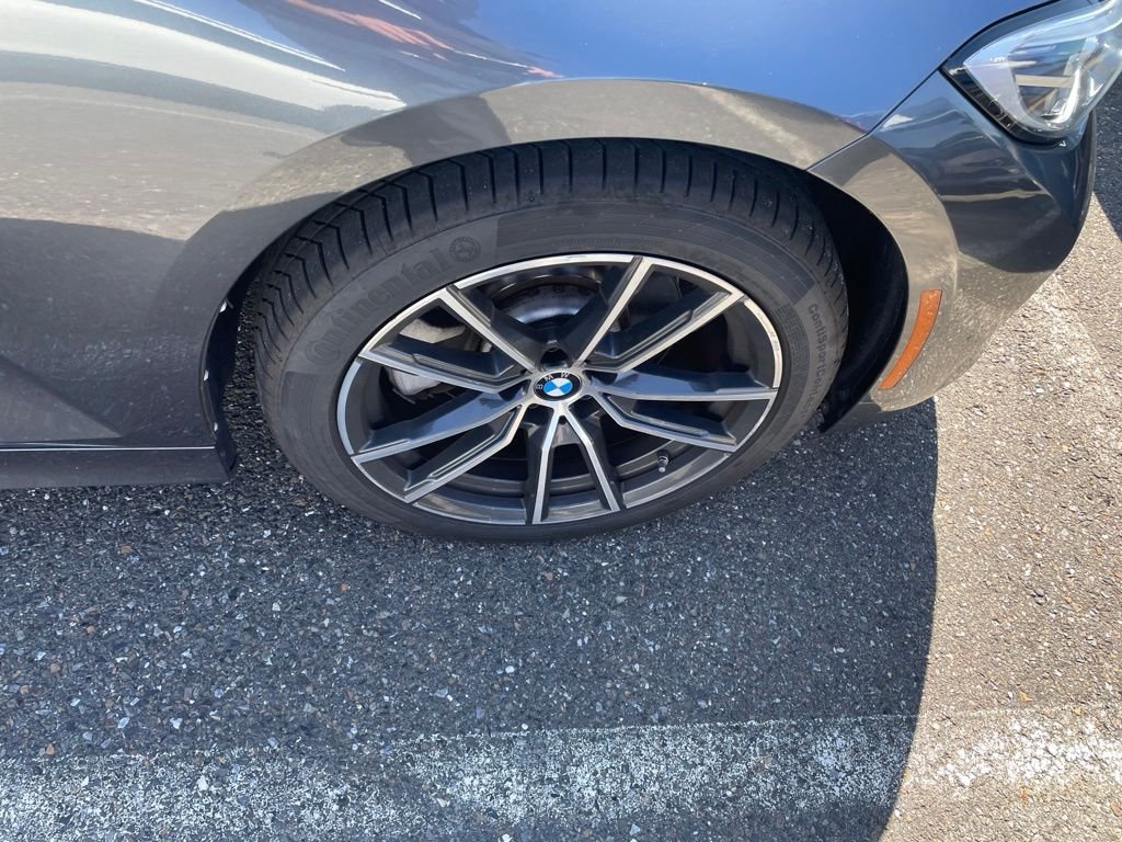 Used 2020 Mineral Gray Metallic BMW 330i xDrive image 2