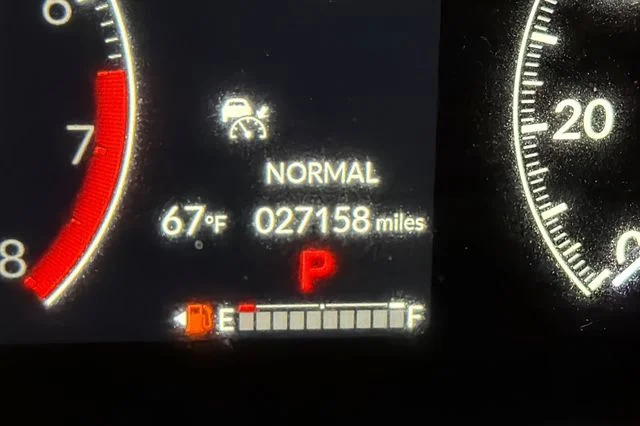 Certified Used 2025 Urban Gray Pearl Honda LX image 29