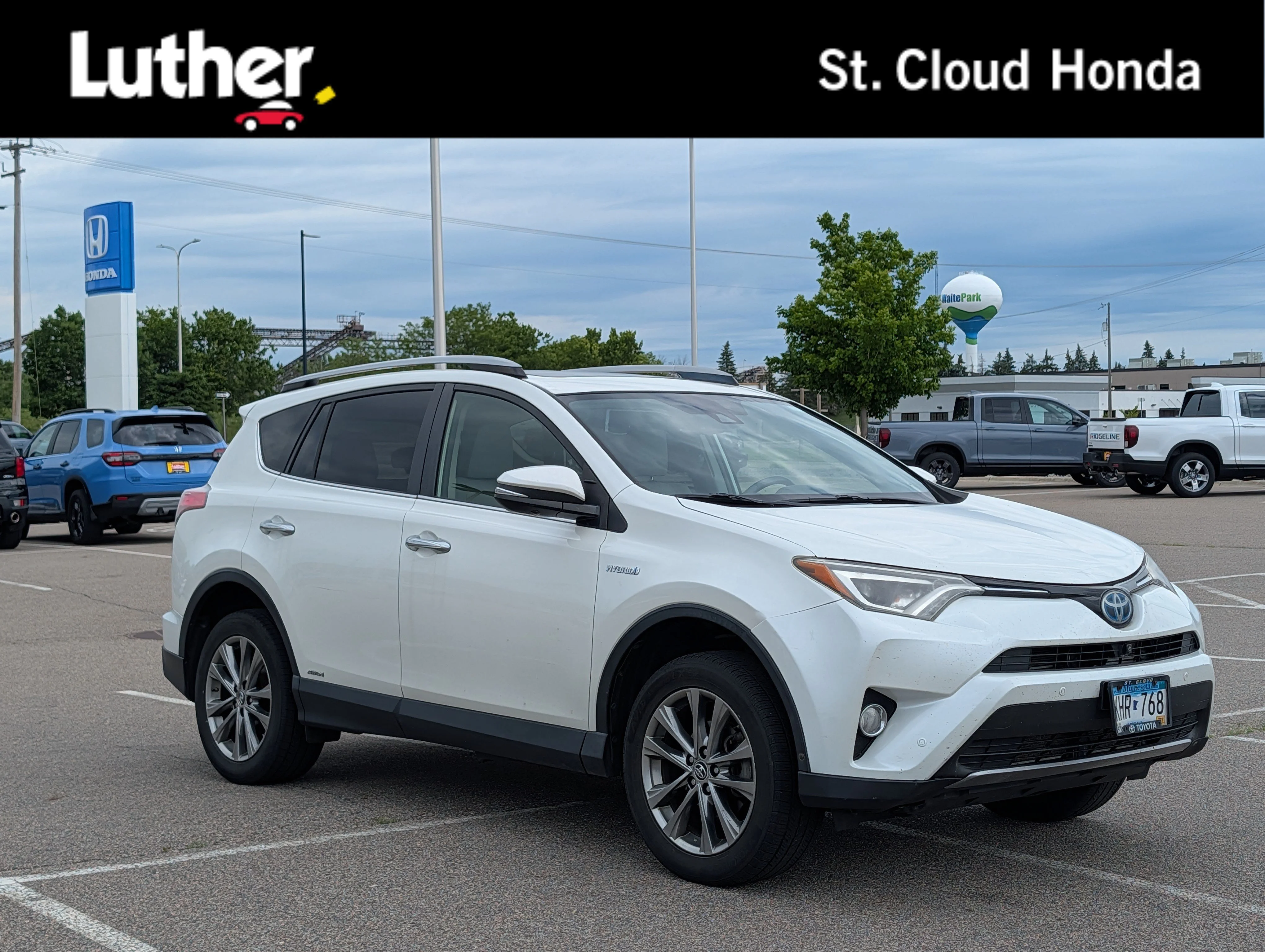 Used 2017 Blizzard Pearl Toyota Limited image 1