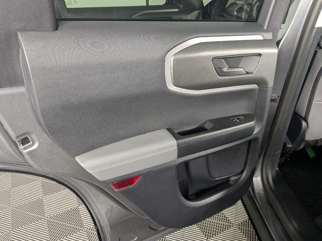 Used 2025 Gray Ford Badlands image 15