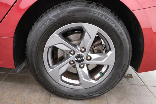 Used 2023 Red Kia LXS image 35