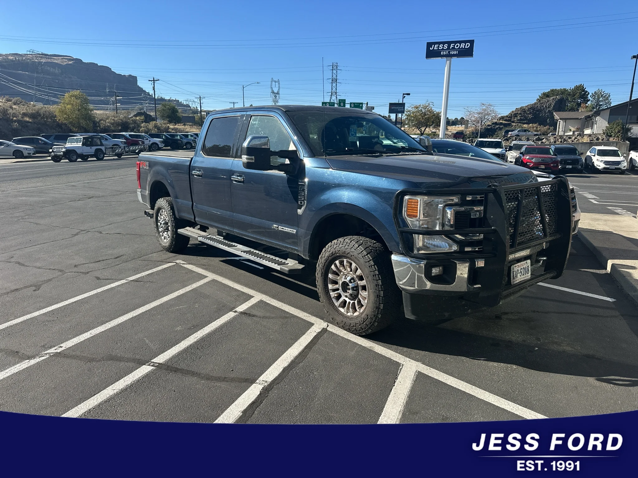 Used 2020  Ford  image 4
