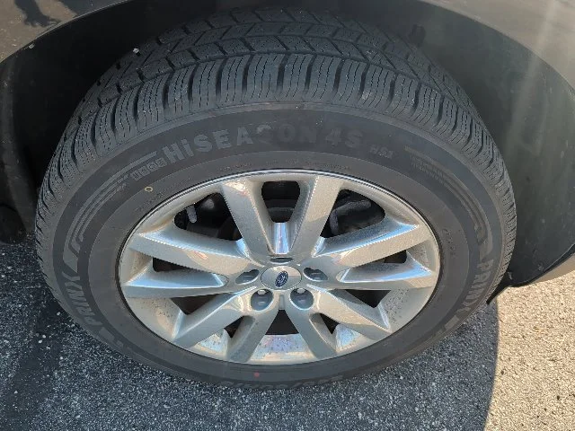 Used 2014 Tuxedo Black Metallic Ford Limited image 3
